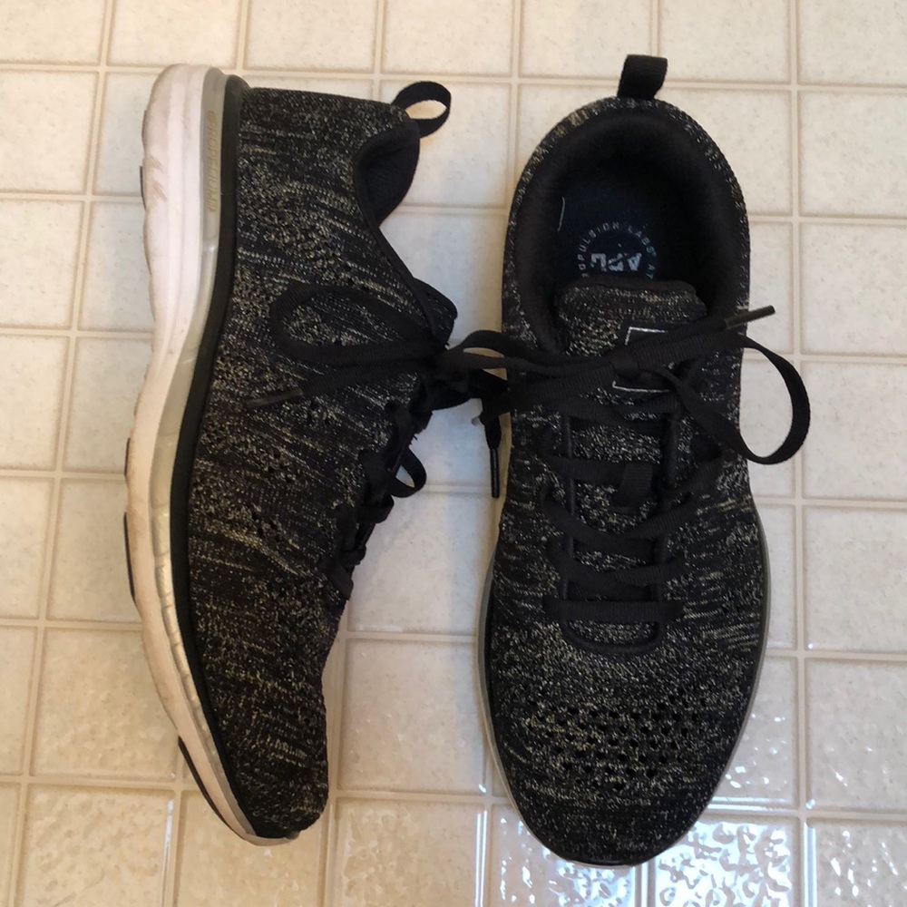 Lululemon APL shoes